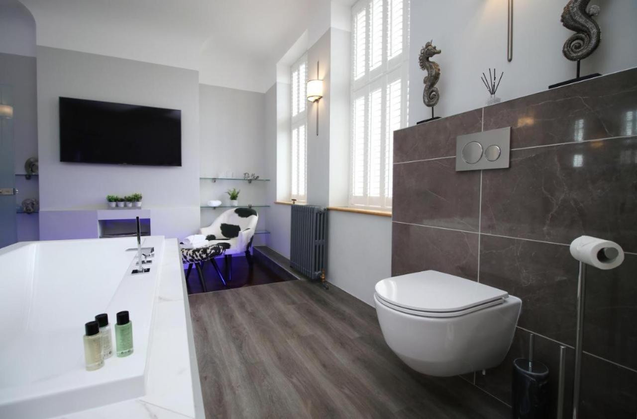 Cohost Partners Stylish With King Bed And Luxury Tub