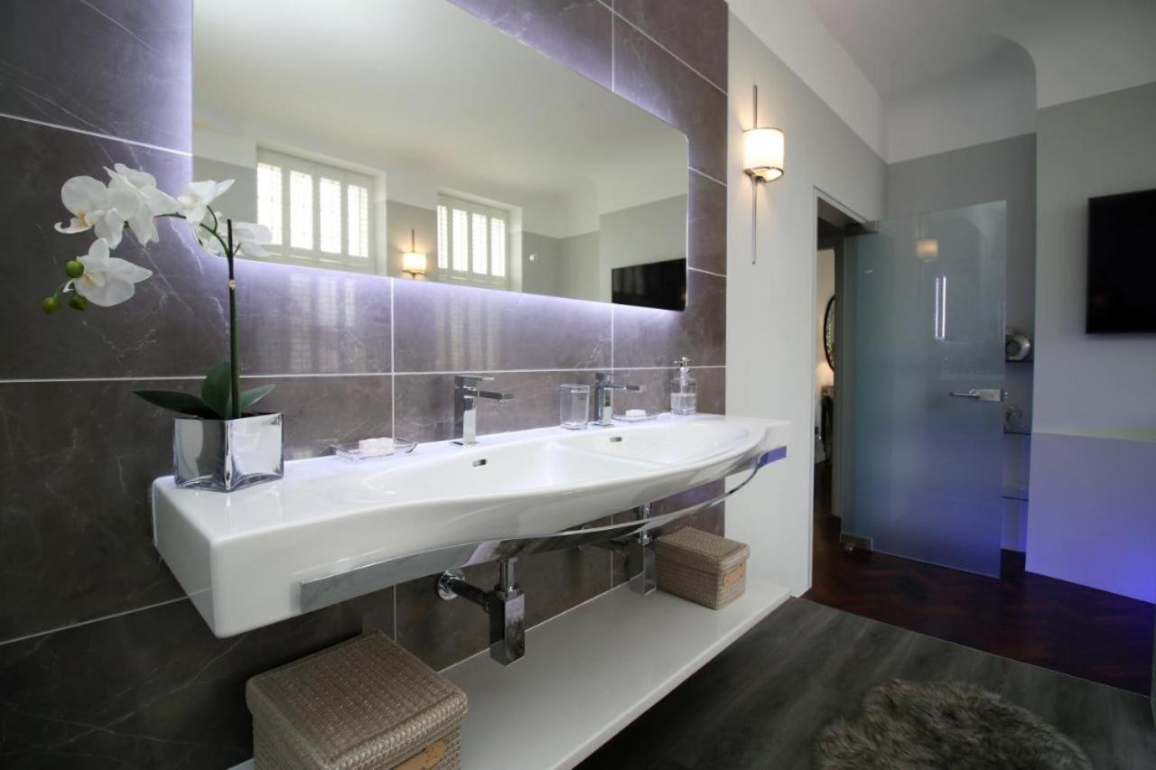 Cohost Partners Stylish With King Bed And Luxury Tub Apartment
