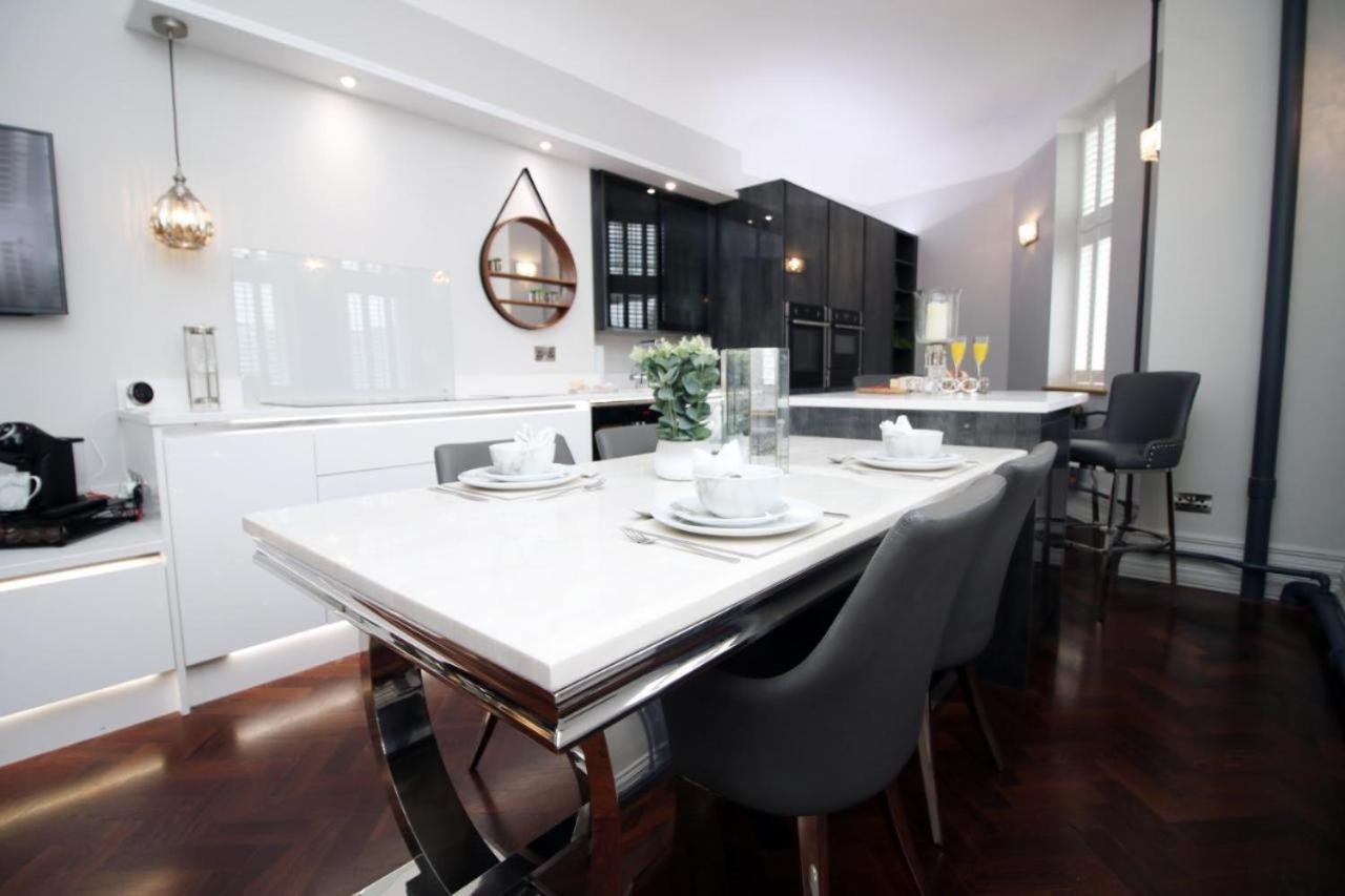 Apartment Cohost Partners Stylish With King Bed And Luxury Tub