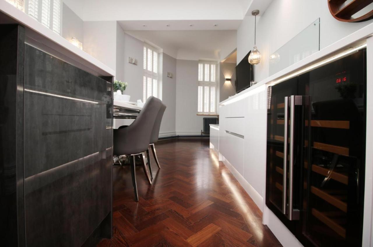 Apartment Cohost Partners Stylish With King Bed And Luxury Tub *